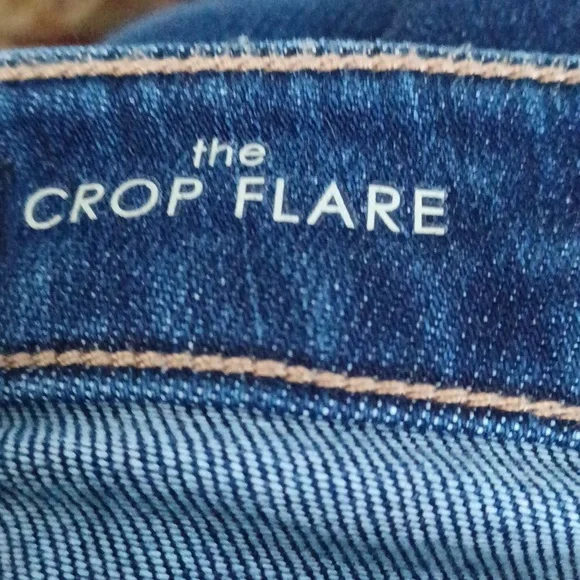 Liverpool The CROP Flare Sz.26/2. Rise 8.5". Raw Hem. L.25".Whiskered Finish.EUC - Picture 6 of 9